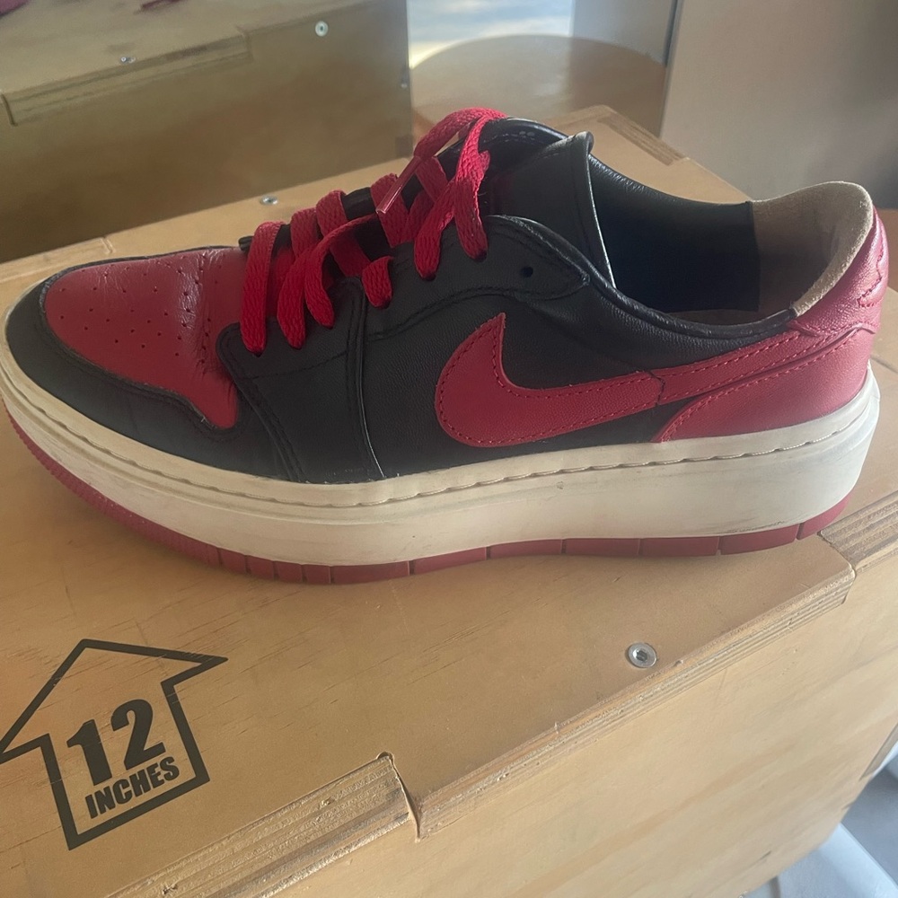 Jordan Men's Black and Red Sneakers